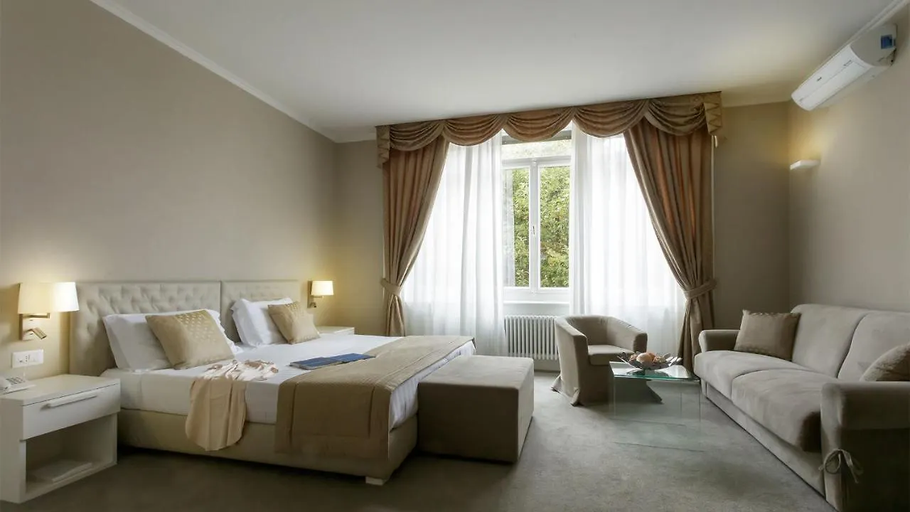 Camin Hotel Луино