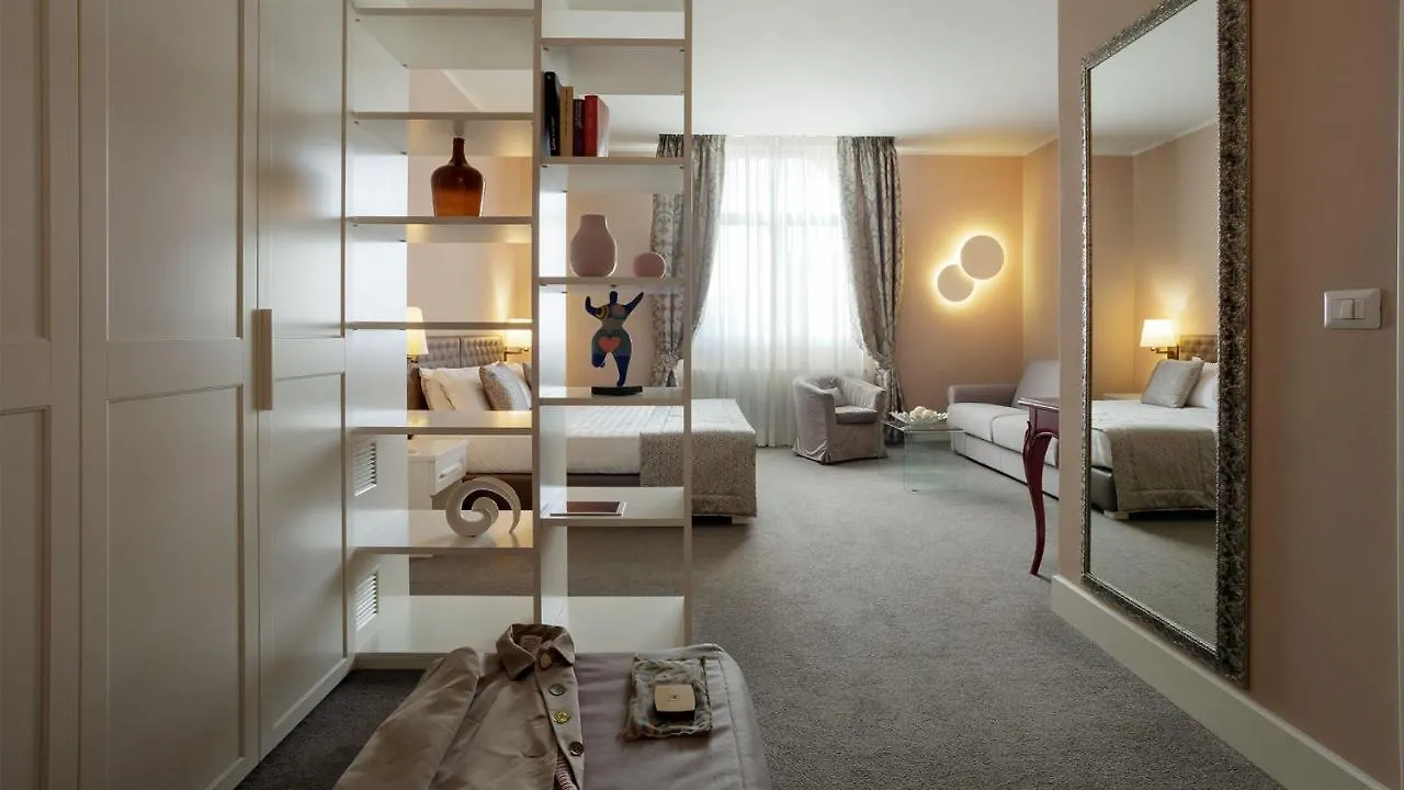Camin Hotel Луино