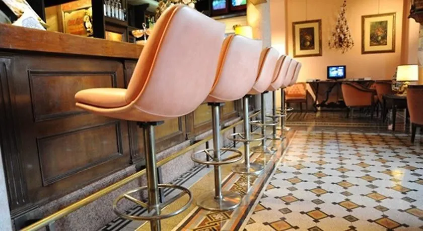 Camin Hotel Луино