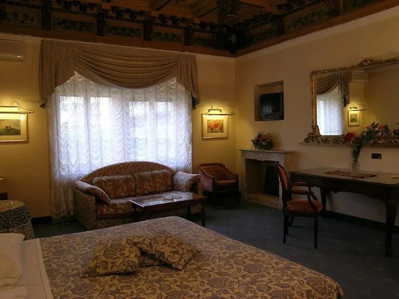 Camin Hotel Луино